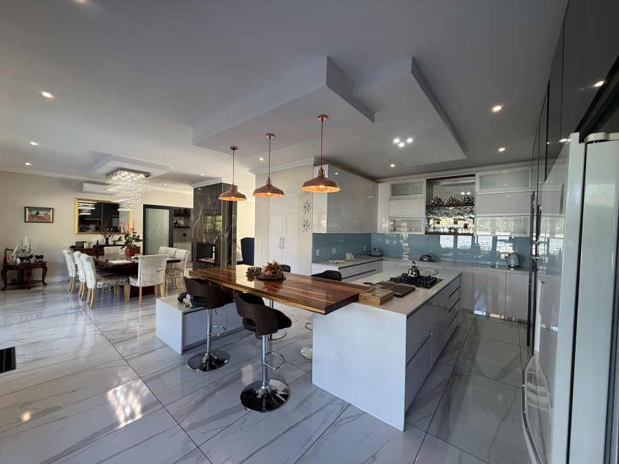 5 Bedroom Property for Sale in The Islands Estates North West